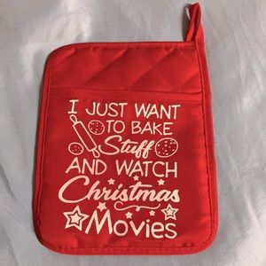 Red and white holiday oven mitt